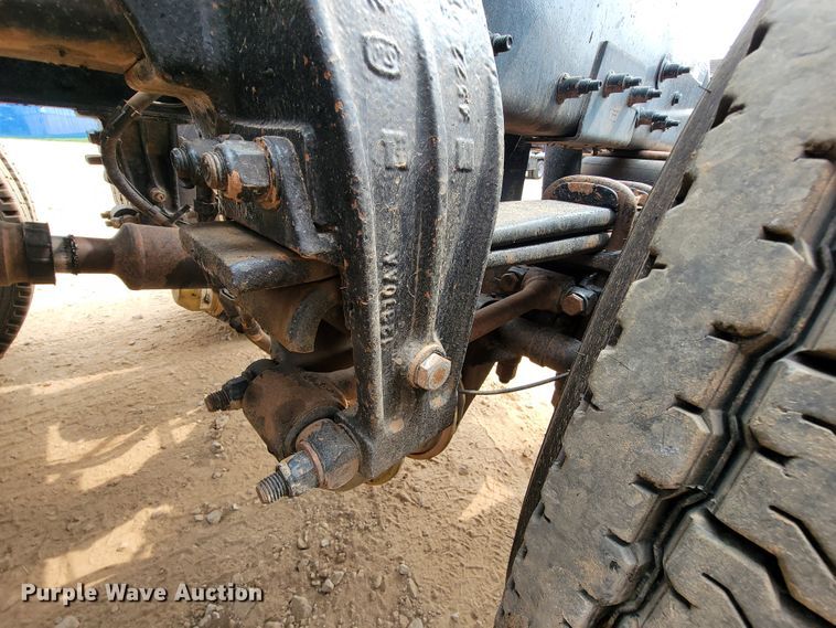 image for item KD9407 2012 Peterbilt 388  semi truck