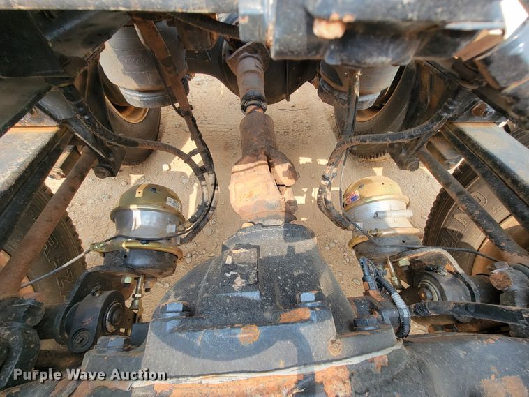 image for item KD9407 2012 Peterbilt 388  semi truck