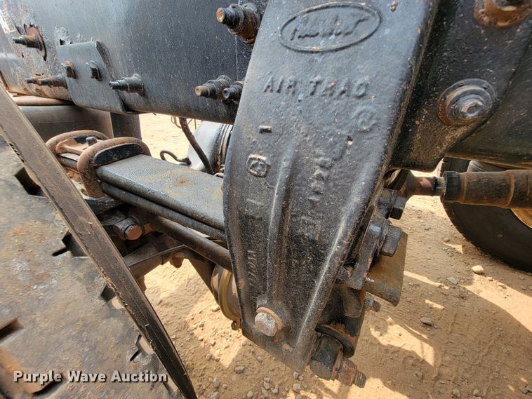 image for item KD9407 2012 Peterbilt 388  semi truck