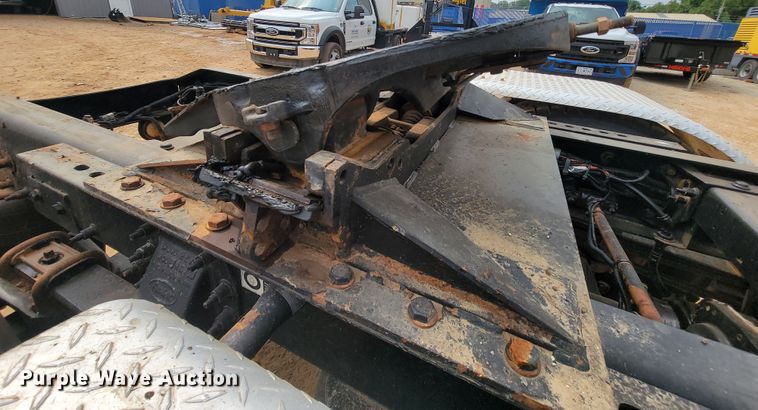 image for item KD9407 2012 Peterbilt 388  semi truck