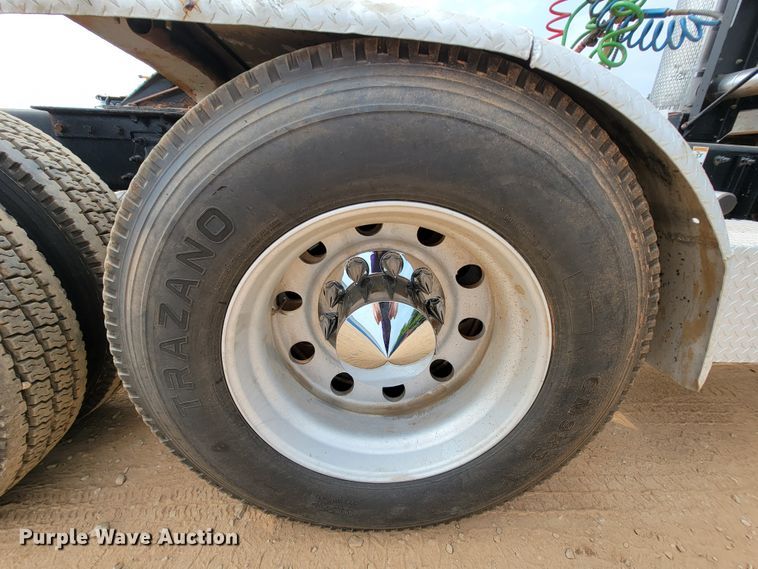 image for item KD9407 2012 Peterbilt 388  semi truck