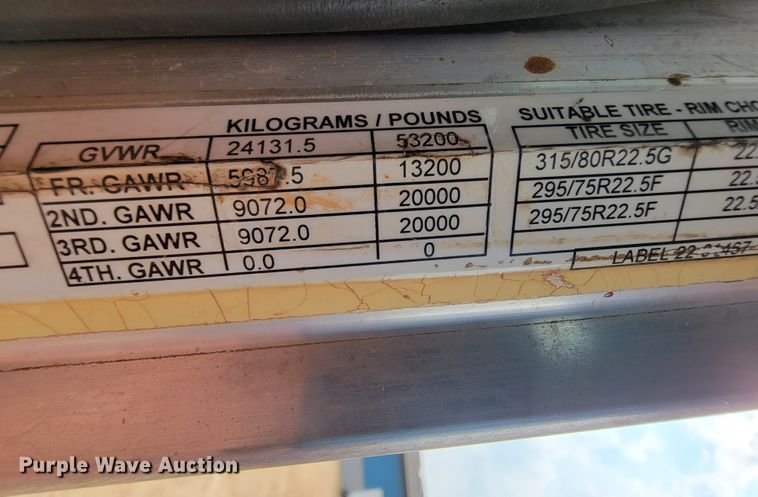 image for item KD9407 2012 Peterbilt 388  semi truck