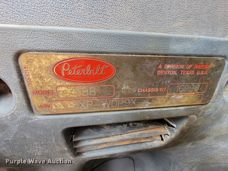 image for item KD9407 2012 Peterbilt 388  semi truck