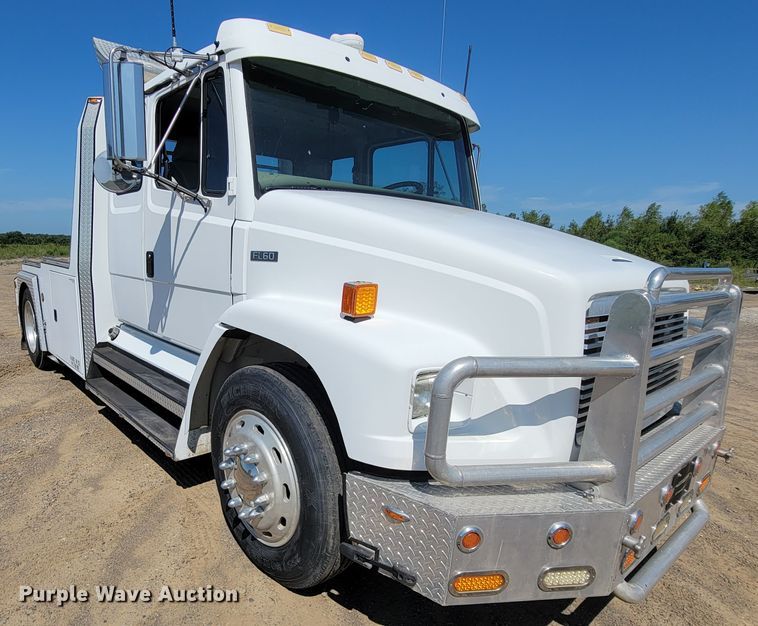 image for item KD9427 2000 Freightliner FL60  flatbed truck