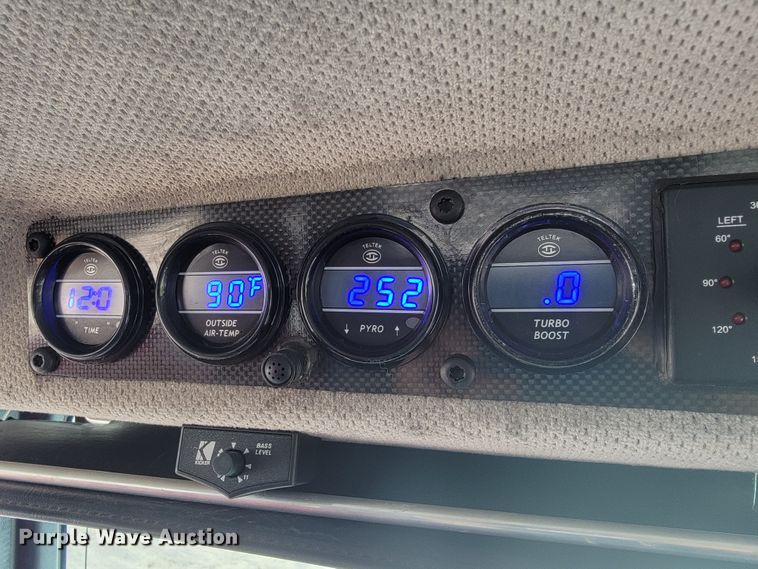 image for item KD9427 2000 Freightliner FL60  flatbed truck