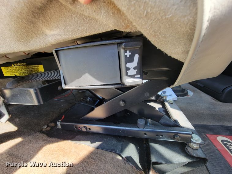 image for item KD9427 2000 Freightliner FL60  flatbed truck