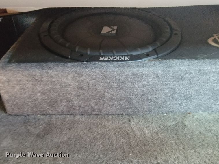 image for item KD9427 2000 Freightliner FL60  flatbed truck