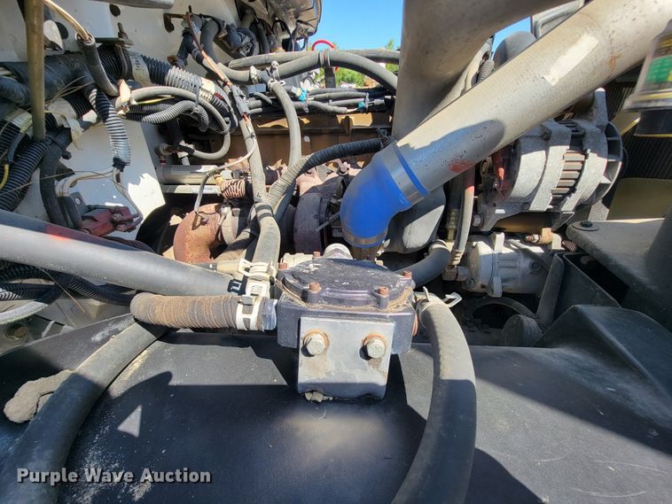 image for item KD9427 2000 Freightliner FL60  flatbed truck