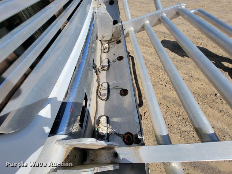 image for item KD9427 2000 Freightliner FL60  flatbed truck