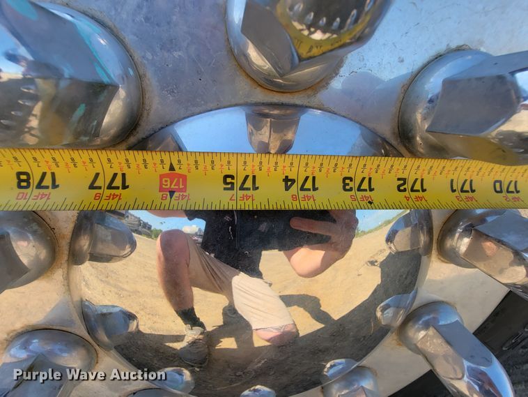 image for item KD9427 2000 Freightliner FL60  flatbed truck