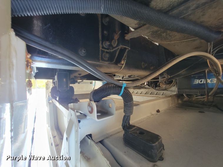 image for item KD9427 2000 Freightliner FL60  flatbed truck