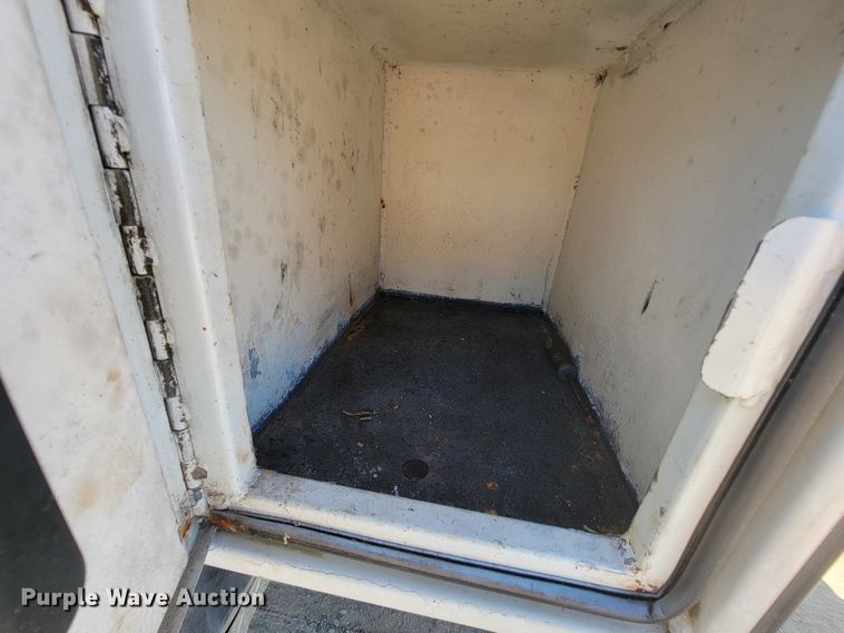 image for item KD9427 2000 Freightliner FL60  flatbed truck