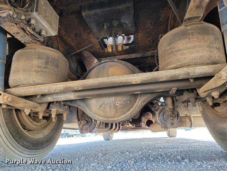 image for item KD9427 2000 Freightliner FL60  flatbed truck