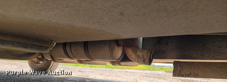 image for item KD9427 2000 Freightliner FL60  flatbed truck