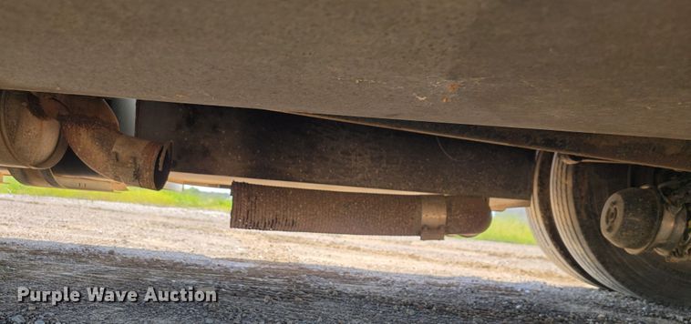 image for item KD9427 2000 Freightliner FL60  flatbed truck