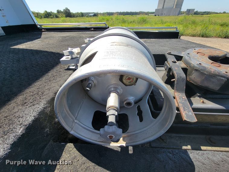 image for item KD9427 2000 Freightliner FL60  flatbed truck