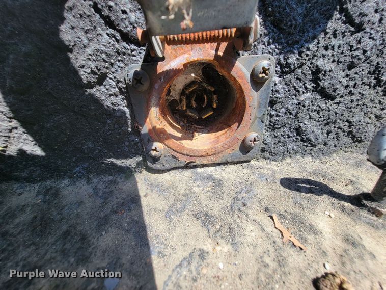 image for item KD9427 2000 Freightliner FL60  flatbed truck