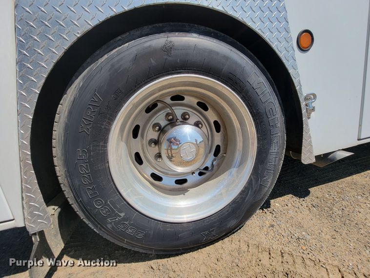 image for item KD9427 2000 Freightliner FL60  flatbed truck