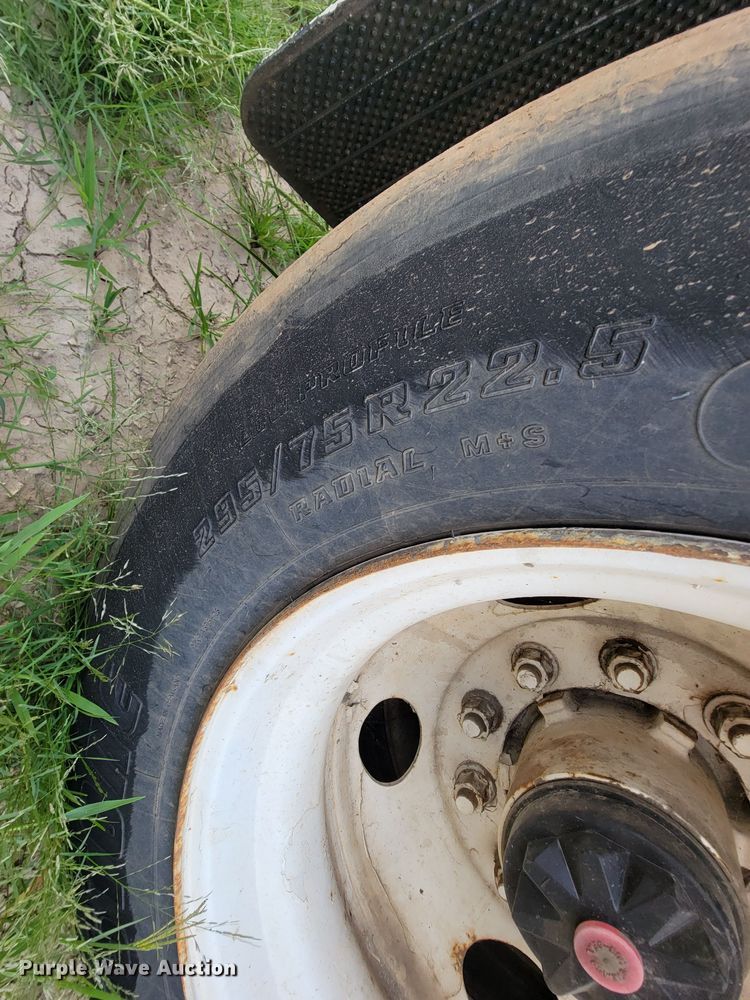 image for item KD9432 1994 Freuhauf FELF9-1.5-NT2-48W  dry van trailer