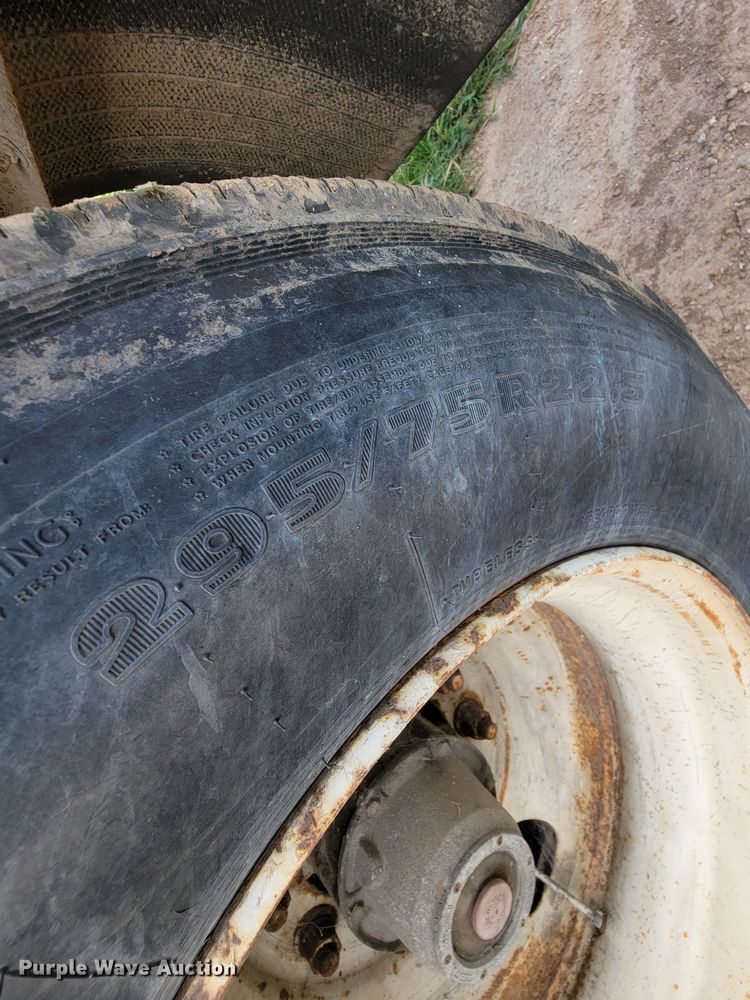 image for item KD9433 2000 Wabash  dry van trailer