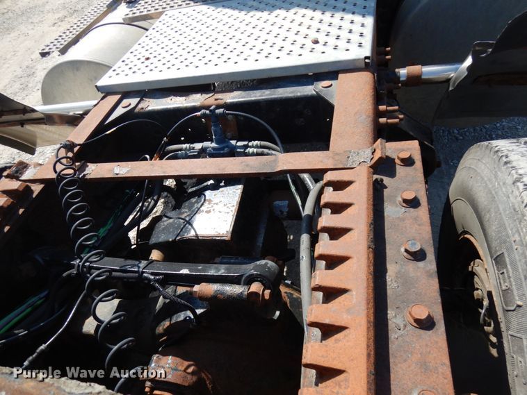 image for item KK9128 2007 Volvo VNL  semi truck