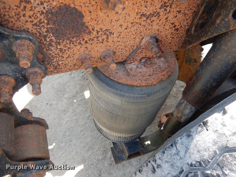 image for item KK9128 2007 Volvo VNL  semi truck