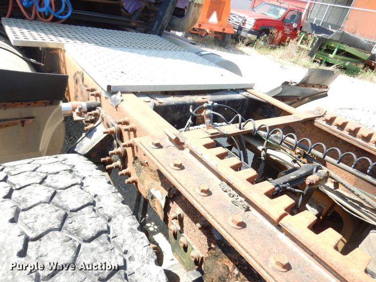 image for item KK9128 2007 Volvo VNL  semi truck