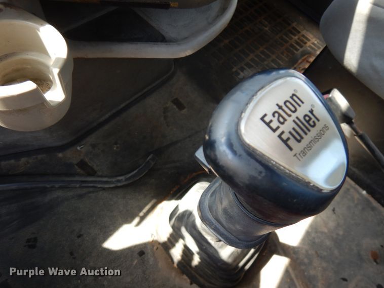 image for item KK9128 2007 Volvo VNL  semi truck