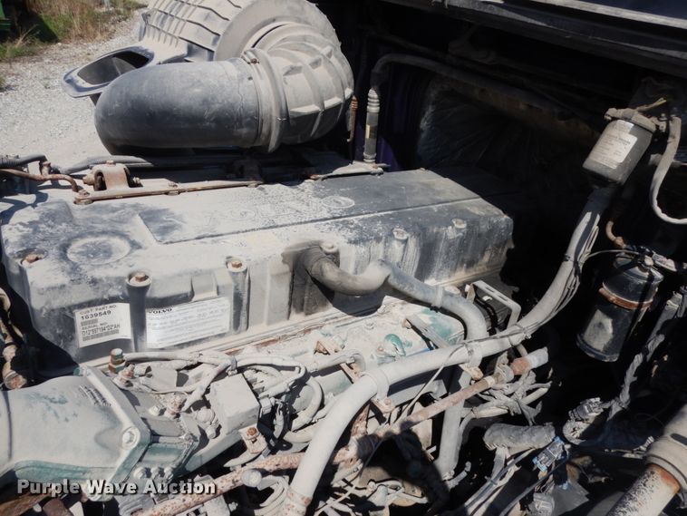 image for item KK9128 2007 Volvo VNL  semi truck