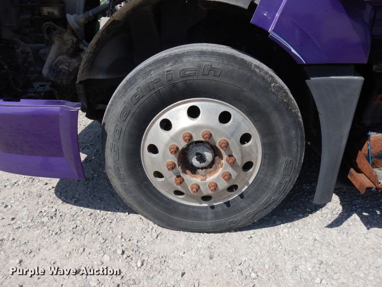 image for item KK9128 2007 Volvo VNL  semi truck