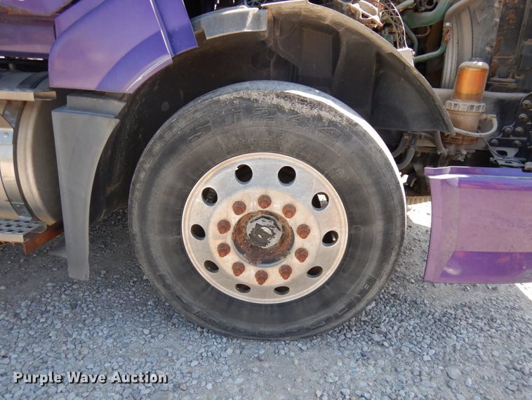 image for item KK9128 2007 Volvo VNL  semi truck