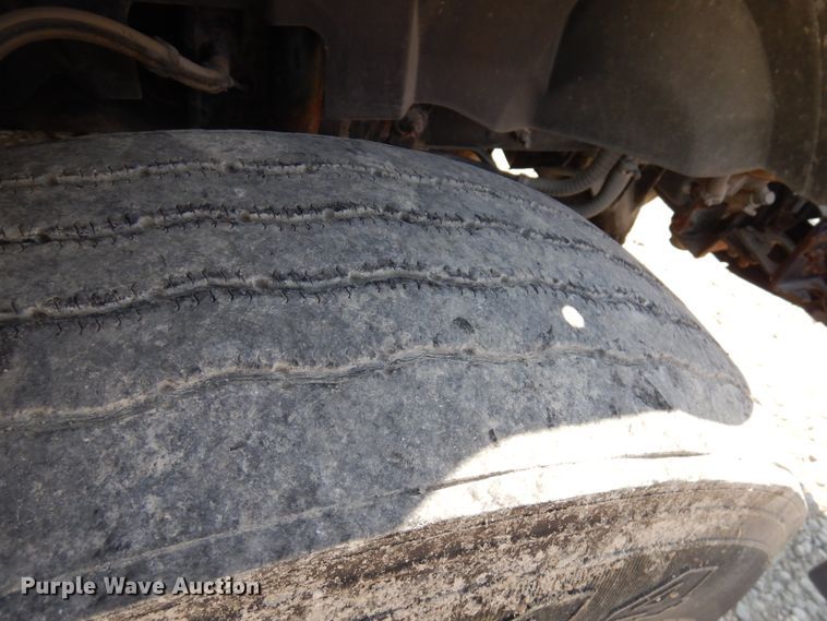 image for item KK9128 2007 Volvo VNL  semi truck