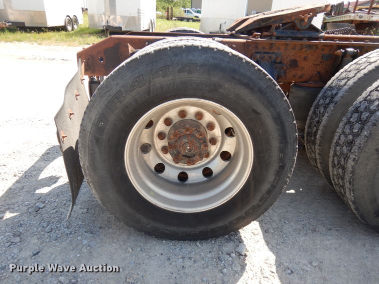 image for item KK9128 2007 Volvo VNL  semi truck