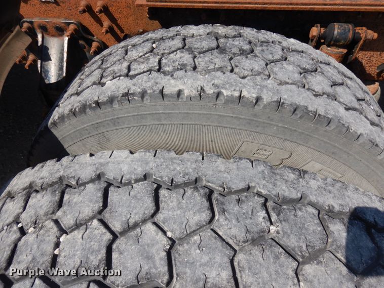 image for item KK9128 2007 Volvo VNL  semi truck