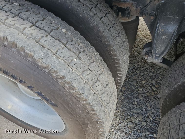 image for item KK9379 2013 Freightliner Cascadia 125  semi truck