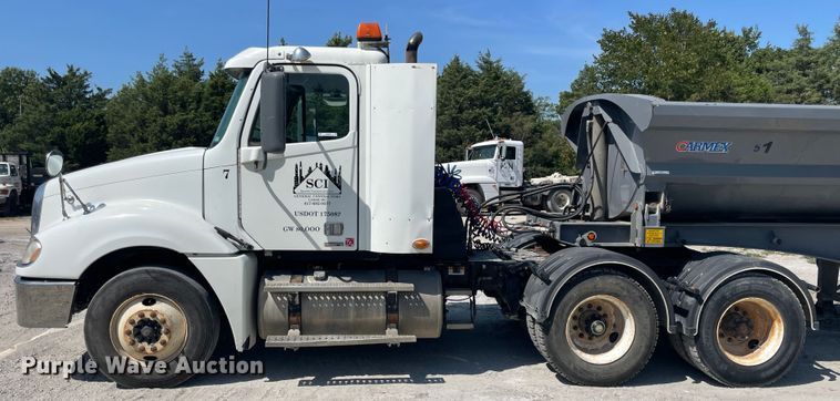 image for item KK9448 2008 Freightliner Columbia 120  semi truck