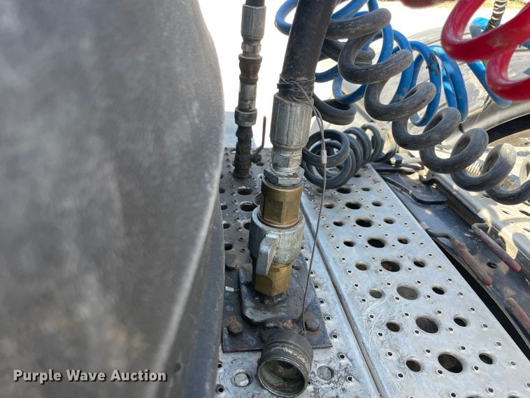 image for item KK9448 2008 Freightliner Columbia 120  semi truck