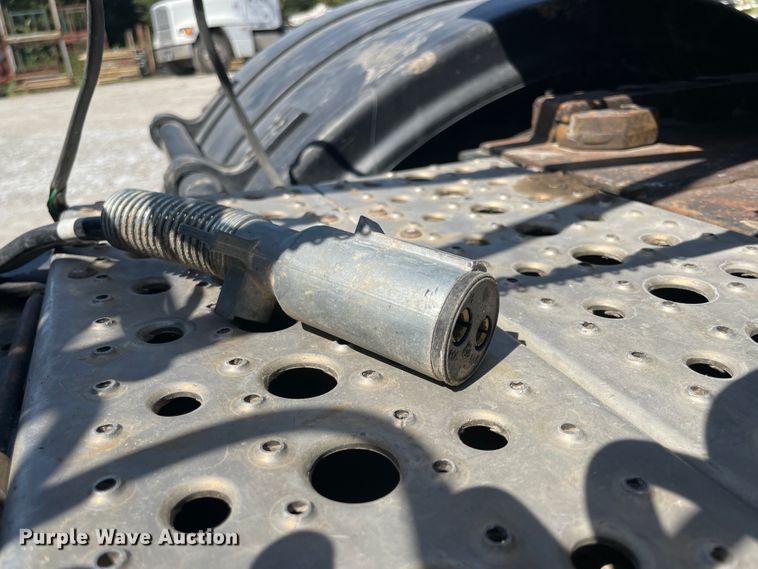 image for item KK9448 2008 Freightliner Columbia 120  semi truck