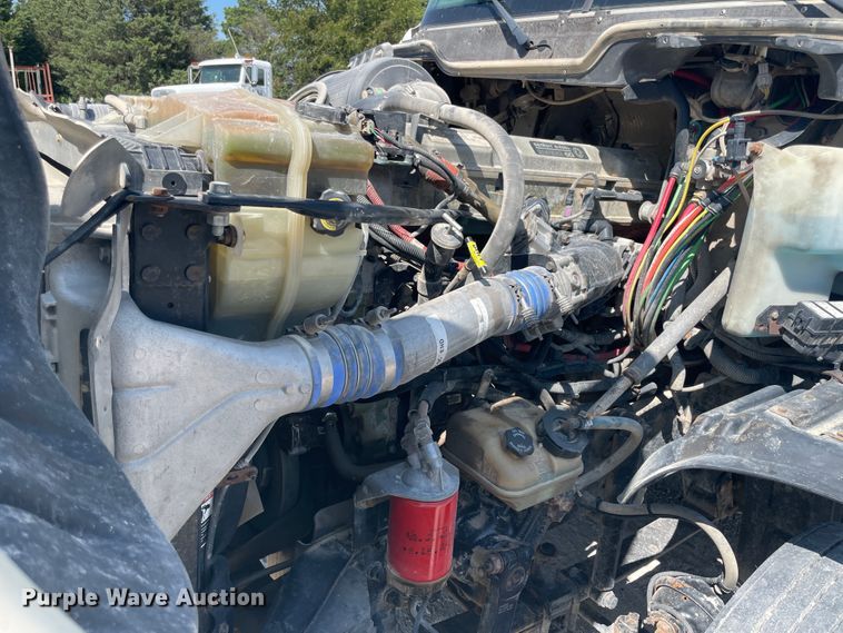 image for item KK9448 2008 Freightliner Columbia 120  semi truck