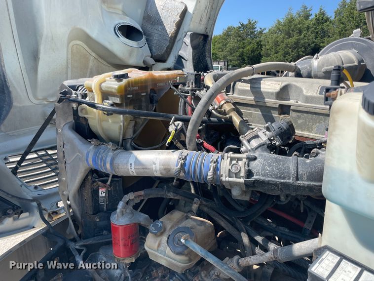 image for item KK9448 2008 Freightliner Columbia 120  semi truck