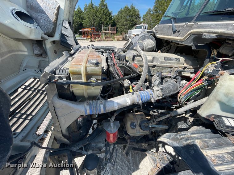 image for item KK9448 2008 Freightliner Columbia 120  semi truck