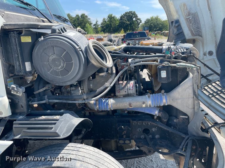 image for item KK9448 2008 Freightliner Columbia 120  semi truck