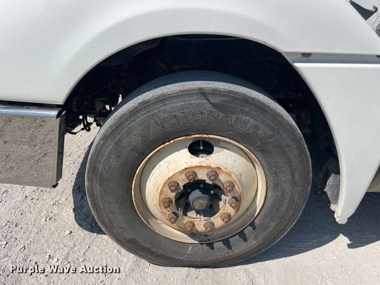 image for item KK9448 2008 Freightliner Columbia 120  semi truck