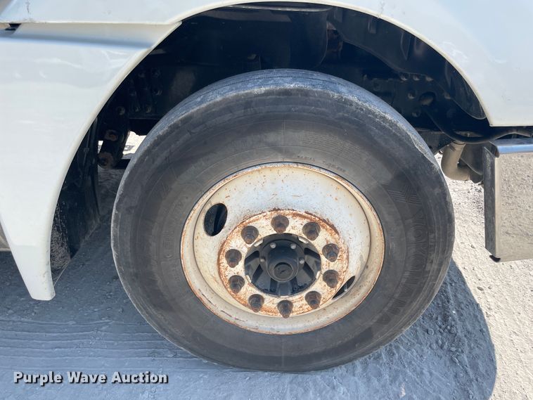 image for item KK9448 2008 Freightliner Columbia 120  semi truck