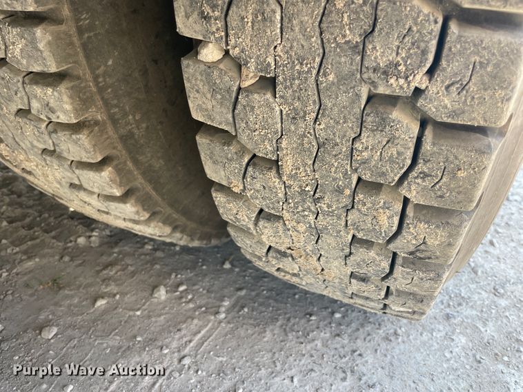 image for item KK9448 2008 Freightliner Columbia 120  semi truck