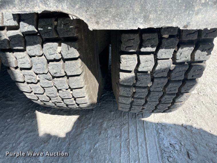 image for item KK9448 2008 Freightliner Columbia 120  semi truck