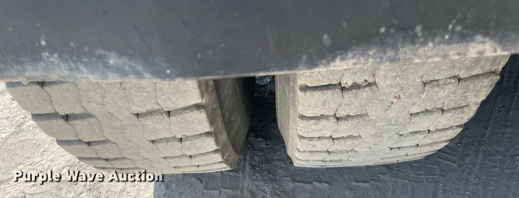 image for item KK9448 2008 Freightliner Columbia 120  semi truck