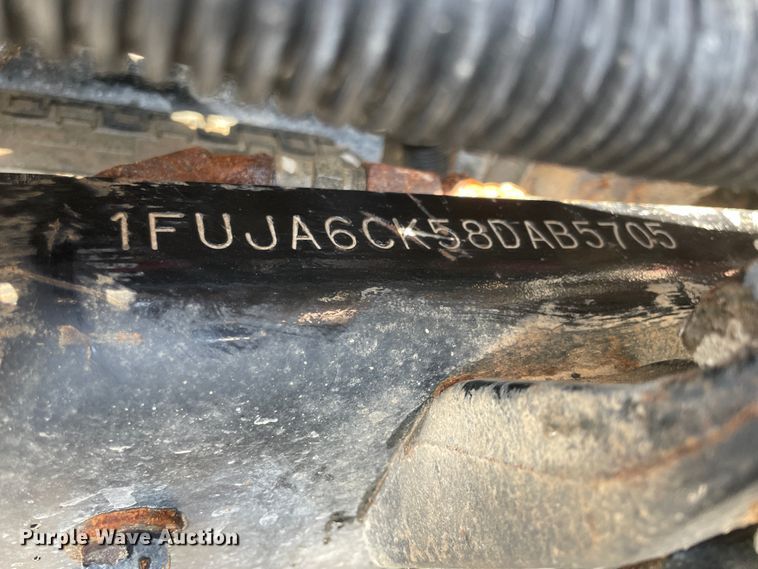 image for item KK9448 2008 Freightliner Columbia 120  semi truck