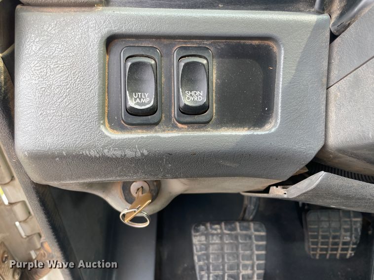 image for item KK9505 2005 Freightliner Columbia 120  semi truck