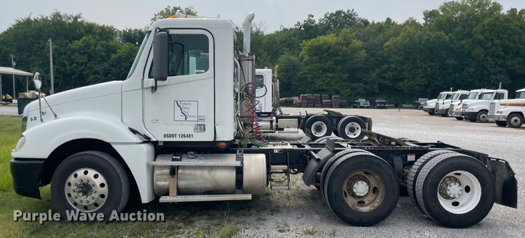 image for item KK9506 2007 Freightliner Columbia 120  semi truck